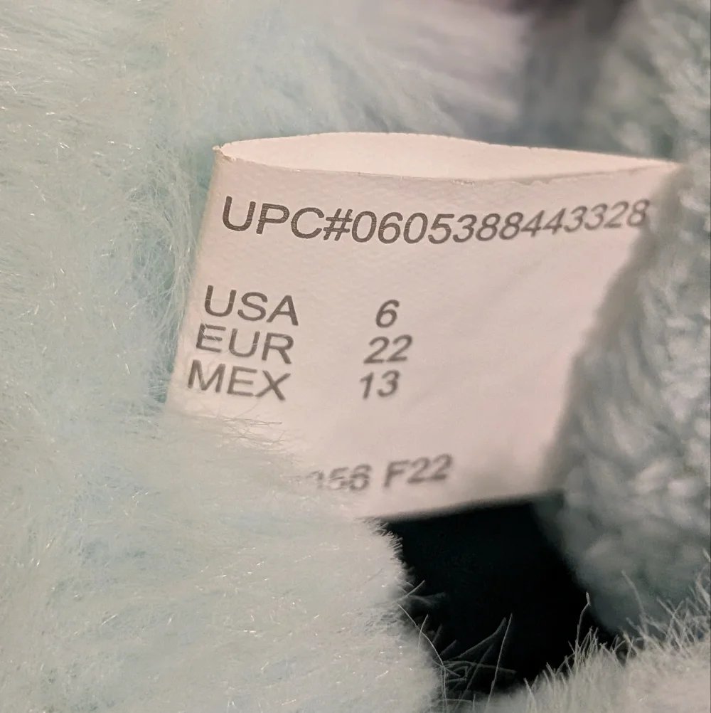 Wonder Nation Size 6 Unicorn 🦄 Slippers